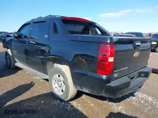 2013 Chevrolet Avalanche LS with VIN 3GNMCEE01DG129937, listed as a IAAI auction lot 41329078 with 207,576 mi miles. Bid and sale history available at carsss.com. Image 3.