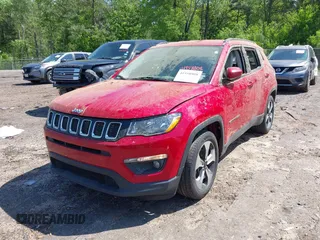 2018 Jeep Compass Latitude z VIN 3C4NJCBBXJT193295, wystawiony jako IAAI lot #41958808 z przebiegiem 121 440 mil mil oraz . Historia ofert i sprzedaży dostępna na DreamBid. Obrazek 6.
