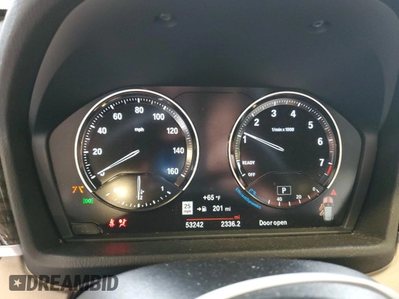 2020 BMW X1 xDrive28i z VIN WBXJG9C09L5P27695, wystawiony jako Copart lot #57039795 z przebiegiem 53 242 mil mil oraz Szkoda całkowita • Salvage title. Historia ofert i sprzedaży dostępna na DreamBid. Obrazek 9.