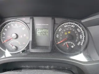 2017 Toyota Tacoma SR with VIN 5TFAX5GN7HX093195, listed as a IAAI auction lot 41860071 with 152,925 mi miles. Bid and sale history available at carsss.com. Image 7.