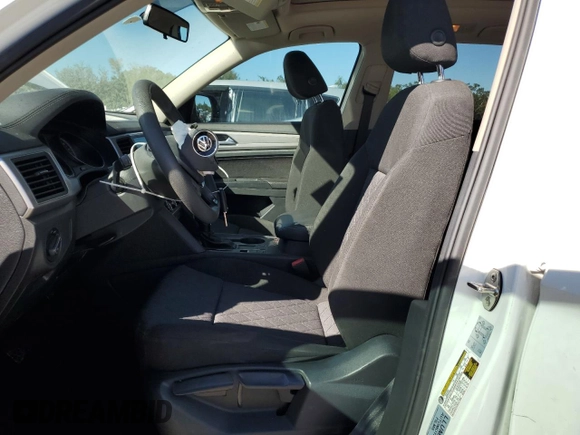 2018 Volkswagen Atlas Launch Edition with VIN 1V2BR2CA2JC509892, listed as a Copart auction lot 81272824 with 107,686 mi miles and Salvage title. Bid and sale history available at DreamBid. Image 7.