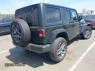 2024 Jeep Wrangler Willys с VIN 1C4RJXN68RW145341, выставлен на аукционе IAAI как лот 42107372 с пробегом 15 101 миль миль и . История ставок и продаж доступна на DreamBid. Изображение 4.