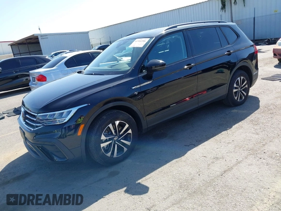 2024 Volkswagen Tiguan S z VIN 3VVRB7AX1RM136302, wystawiony jako IAAI lot #41966586 z przebiegiem 5455 mil mil oraz . Historia ofert i sprzedaży dostępna na DreamBid. Obrazek 18.