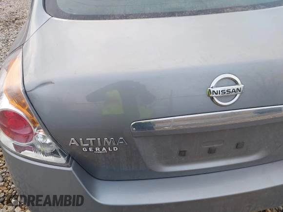 2009 Nissan Altima 2.5 S with VIN 1N4AL21E29N503228, listed as a IAAI auction lot 41631800 with 152,147 mi miles. Bid and sale history available at carsss.com. Image 6.