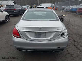 2015 Mercedes-Benz C-Class C 300 Luxury with VIN 55SWF4KB3FU066856, listed as a IAAI auction lot 41466596 with 140,030 mi miles. Bid and sale history available at carsss.com. Image 17.