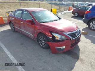 2015 Nissan Altima 2.5 SV with VIN 1N4AL3AP8FC470251, listed as a IAAI auction lot 41504848 with 182,901 mi miles. Bid and sale history available at carsss.com. Image 1.