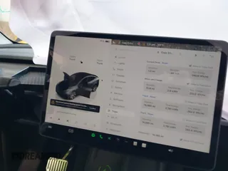 2024 Tesla Model Y Long Range z VIN 7SAYGDEE2RA233855, wystawiony jako IAAI lot #42148956 z przebiegiem 14 385 mil mil oraz . Historia ofert i sprzedaży dostępna na DreamBid. Obrazek 17.