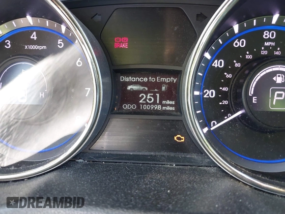 2013 Hyundai Sonata GLS z VIN 5NPEB4AC7DH566018, wystawiony jako IAAI lot #42249681 z przebiegiem 100 998 mil mil oraz . Historia ofert i sprzedaży dostępna na DreamBid. Obrazek 7.