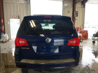 2014 Volkswagen Routan SE with VIN 2C4RVABG2ER134482, listed as a IAAI auction lot 41533277 with 118,193 mi miles and . Bid and sale history available at DreamBid. Image 17.