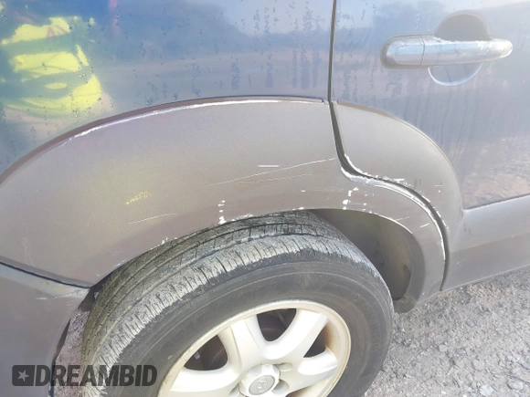 2005 Hyundai Tucson GLS with VIN KM8JN72D25U062364, listed as a IAAI auction lot 42247915 with 214,068 mi miles and . Bid and sale history available at DreamBid. Image 12.