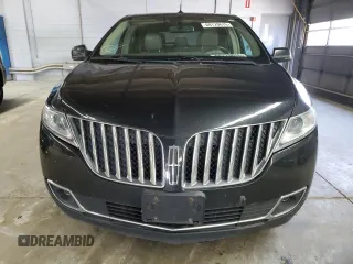 2013 Lincoln MKX z VIN 2LMDJ8JK7DBL05609, wystawiony jako Copart lot #60129615 z przebiegiem 210 678 mil mil oraz Czysty tytuł • Clean title. Historia ofert i sprzedaży dostępna na DreamBid. Obrazek 5.