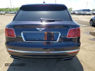 2017 Bentley Bentayga W12 z VIN SJAAC2ZV2HC014547, wystawiony jako Copart lot #57488755 z przebiegiem 63 359 mil mil oraz Tytuł czysty. Historia ofert i sprzedaży dostępna na DreamBid. Obrazek 6.