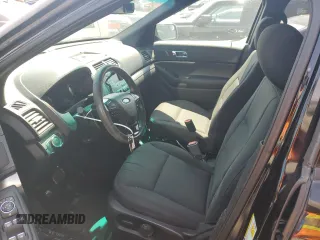2016 Ford Police Interceptor Utility z VIN 1FM5K8ARXGGC60964, wystawiony jako Copart lot #54973465 z przebiegiem 96 030 mil mil oraz Nie do naprawy. Historia ofert i sprzedaży dostępna na DreamBid. Obrazek 7.