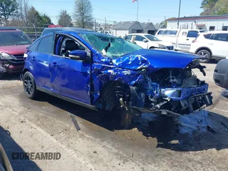 2015 Ford Focus SE with VIN 1FADP3F21FL321890, listed as a IAAI auction lot 41892087 with 193,772 mi miles. Bid and sale history available at carsss.com. Image 1.