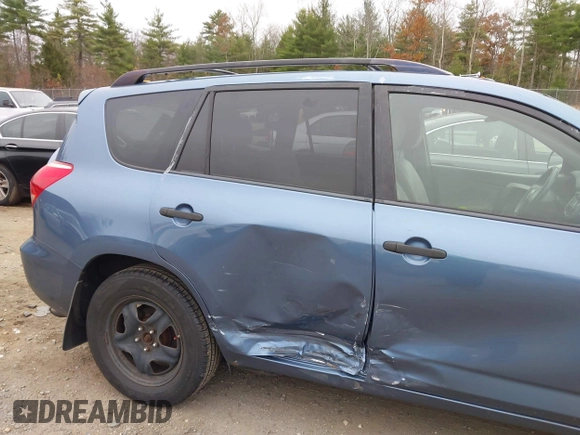 2007 Toyota RAV4 with VIN JTMBK33V675027230, listed as a IAAI auction lot 40697729 with 288,662 mi miles. Bid and sale history available at carsss.com. Image 6.