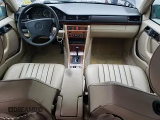 1995 Mercedes-Benz E Class with VIN WDBEB31E6SC142087, listed as a Copart auction lot 84019814 with 231,961 mi miles and Salvage Title. Bid and sale history available at carsss.com. Image 8.