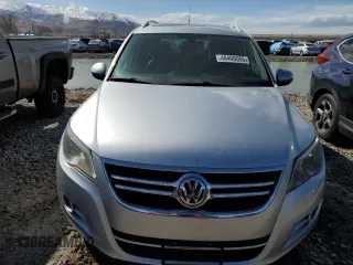 2011 Volkswagen Tiguan SE with VIN WVGBV7AX1BW546543, listed as a Copart auction lot 48498065 with 129,728 mi miles and Clean Title. Bid and sale history available at DreamBid. Image 5.