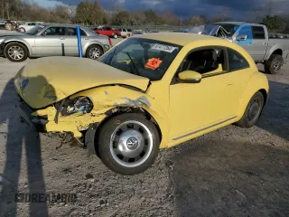 2012 Volkswagen Beetle 2.5L PZEV with VIN 3VWJP7AT5CM628331, listed as a Copart auction lot 87477264 with 95,846 mi miles and Salvage Title. Bid and sale history available at carsss.com. Image 1.