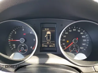 2013 Volkswagen Golf TDI w/Sunroof & Nav z VIN WVWNM7AJ0DW023226, wystawiony jako Copart lot #50958295 z przebiegiem 97 784 mil mil oraz Czysty tytuł • Clean title. Historia ofert i sprzedaży dostępna na DreamBid. Obrazek 9.