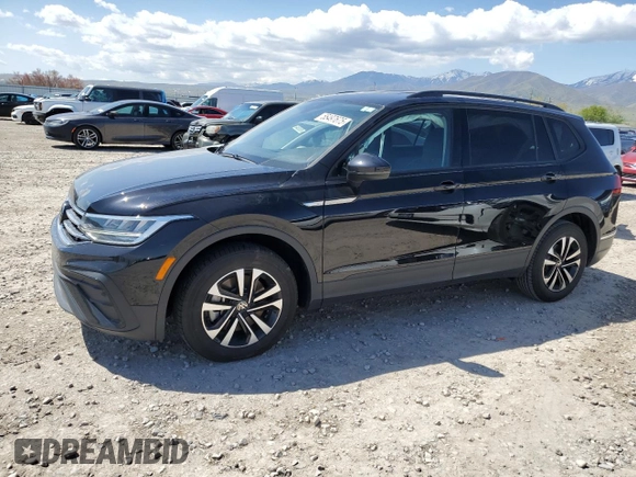 2024 Volkswagen Tiguan S z VIN 3VVRB7AX5RM151188, wystawiony jako Copart lot #55497675 z przebiegiem Nie podano mil oraz Szkoda całkowita • Salvage title. Historia ofert i sprzedaży dostępna na DreamBid. Obrazek 1.