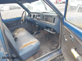 1985 Ford Ranger XLT with VIN 1FTCR10A8FUA34576, listed as a IAAI auction lot 41636807 with 54,785 mi miles. Bid and sale history available at carsss.com. Image 5.