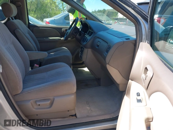 2002 Toyota Sienna CE with VIN 4T3ZF19C02U422910, listed as a IAAI auction lot 41815071 with 267,488 mi miles. Bid and sale history available at carsss.com. Image 5.