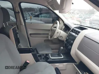 2008 Ford Escape XLS with VIN 1FMCU92Z18KE18919, listed as a IAAI auction lot 40941548 with Not provided miles and . Bid and sale history available at DreamBid. Image 5.