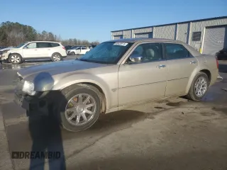 2006 Chrysler 300 C z VIN 2C3LA63H26H408619, wystawiony jako Copart lot #43429815 z przebiegiem 228 355 mil mil oraz Szkoda całkowita • Salvage title. Historia ofert i sprzedaży dostępna na DreamBid. Obrazek 1.