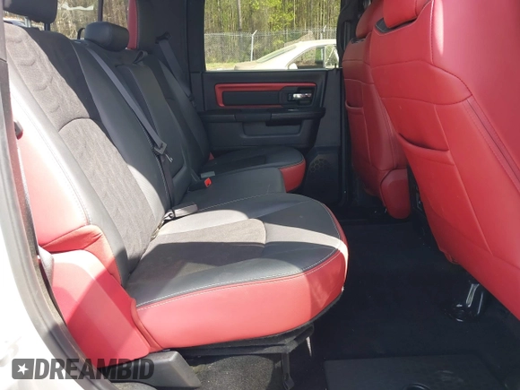 2015 Ram 1500 Rebel z VIN 1C6RR7YT0FS751334, wystawiony jako IAAI lot #41933040 z przebiegiem 167 336 mil mil oraz . Historia ofert i sprzedaży dostępna na DreamBid. Obrazek 8.