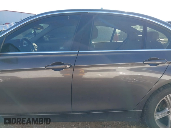 2013 BMW 3 Series 328i с VIN WBA3A5C5XDF601186, выставлен на аукционе IAAI как лот 42235936 с пробегом 207 589 миль миль и . История ставок и продаж доступна на DreamBid. Изображение 15.