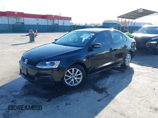 2012 Volkswagen Jetta SE с VIN 3VWDP7AJXCM362588, выставлен на аукционе IAAI как лот 41951625 с пробегом 210 159 миль миль и . История ставок и продаж доступна на DreamBid. Изображение 2.