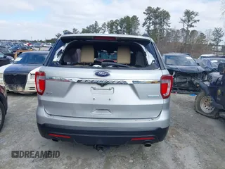 2017 Ford Explorer z VIN 1FM5K7B8XHGC37329, wystawiony jako IAAI lot #41607411 z przebiegiem 184 451 mil mil oraz . Historia ofert i sprzedaży dostępna na DreamBid. Obrazek 16.