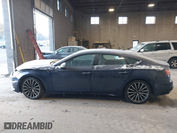 2022 Audi A5 Sportback Premium Plus z VIN WAUCBCF57NA005917, wystawiony jako IAAI lot #41362046 z przebiegiem 28 224 mil mil oraz . Historia ofert i sprzedaży dostępna na DreamBid. Obrazek 14.