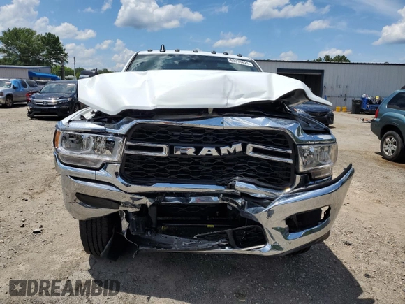 2024 Ram 2500 Tradesman with VIN 3C6UR4HJ0RG353172, listed as a Copart auction lot 62077625 with 17,658 mi miles and Salvage title. Bid and sale history available at DreamBid. Image 5.
