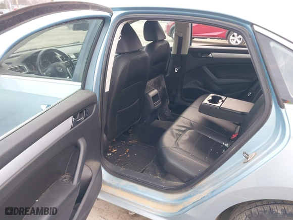 2012 Volkswagen Passat SE with VIN 1VWBH7A38CC095135, listed as a IAAI auction lot 41342748 with 229,365 mi miles. Bid and sale history available at carsss.com. Image 8.