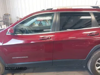 2019 Jeep Cherokee Latitude z VIN 1C4PJMCB7KD127453, wystawiony jako IAAI lot #42100924 z przebiegiem 97 414 mil mil oraz . Historia ofert i sprzedaży dostępna na DreamBid. Obrazek 15.