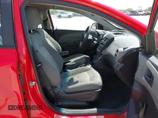 2016 Chevrolet Sonic LS с VIN 1G1JA5SH9G4124457, выставлен на аукционе IAAI как лот 42447302 с пробегом 143 116 миль миль и . История ставок и продаж доступна на DreamBid. Изображение 5.