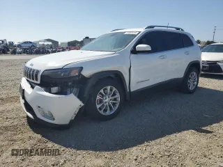 2019 Jeep Cherokee Latitude с VIN 1C4PJLCB9KD247202, выставлен на аукционе Copart как лот 57685415 с пробегом 120 556 миль миль и Списание • Salvage title. История ставок и продаж доступна на DreamBid. Изображение 1.