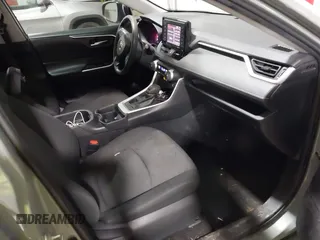 2020 Toyota RAV4 XLE with VIN 2T3P1RFV8LC099090, listed as a IAAI auction lot 41830989 with 99,024 mi miles. Bid and sale history available at carsss.com. Image 5.