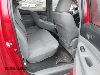 2015 Toyota Tacoma with VIN 3TMMU4FN1FM075649, listed as a IAAI auction lot 40813472 with 179,226 mi miles and . Bid and sale history available at DreamBid. Image 8.