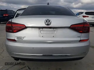 2018 Volkswagen Passat SE z VIN 1VWBA7A34JC016593, wystawiony jako Copart lot #86755894 z przebiegiem 98 351 mil mil oraz Szkoda całkowita • Salvage title. Historia ofert i sprzedaży dostępna na DreamBid. Obrazek 6.