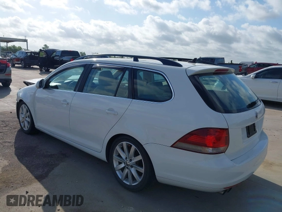 2014 Volkswagen Jetta TDI w/Sunroof & Nav with VIN 3VWPL7AJ0EM608544, listed as a IAAI auction lot 42549920 with 185,900 mi miles and . Bid and sale history available at DreamBid. Image 3.