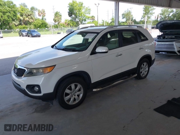 2013 Kia Sorento LX with VIN 5XYKT3A69DG370190, listed as a IAAI auction lot 42456161 with 170,196 mi miles and . Bid and sale history available at DreamBid. Image 17.