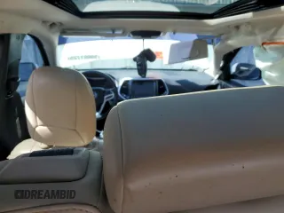 2017 Jeep Cherokee Latitude с VIN 1C4PJMCS5HW632694, выставлен на аукционе Copart как лот 59001725 с пробегом 118 054 миль миль и Списание • Salvage title. История ставок и продаж доступна на DreamBid. Изображение 8.
