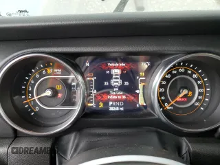 2022 Jeep Wrangler Unlimited Sahara with VIN 1C4HJXEG1NW109232, listed as a Copart auction lot 47986955 with 38,248 mi miles and Salvage title. Bid and sale history available at DreamBid. Image 9.