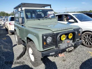 1992 Land Rover Defender with VIN SALLDVAF8JA917701, listed as a Copart auction lot 73864824 with 4,284 mi miles and Salvage title. Bid and sale history available at DreamBid. Image 4.