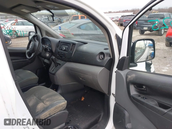 2017 Nissan NV200 S z VIN 3N6CM0KN8HK710792, wystawiony jako IAAI lot #41508625 z przebiegiem 97 277 mil mil oraz . Historia ofert i sprzedaży dostępna na DreamBid. Obrazek 5.