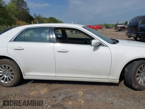 2014 Chrysler 300 z VIN 2C3CCAAG0EH157055, wystawiony jako IAAI lot #42039052 z przebiegiem 197 788 mil mil oraz . Historia ofert i sprzedaży dostępna na DreamBid. Obrazek 14.