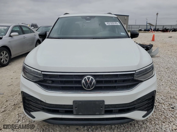 2022 Volkswagen Tiguan SE R-Line Black with VIN 3VVCB7AX0NM169257, listed as a Copart auction lot 43129745 with 59,517 mi miles and Salvage Title. Bid and sale history available at carsss.com. Image 5.