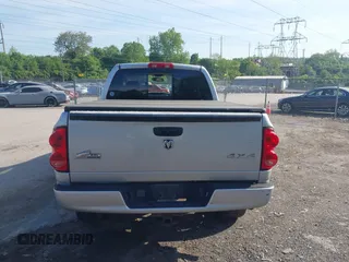 2008 Dodge 1500 SLT with VIN 1D7HU18268S543913, listed as a IAAI auction lot 42233740 with 186,114 mi miles and . Bid and sale history available at DreamBid. Image 16.